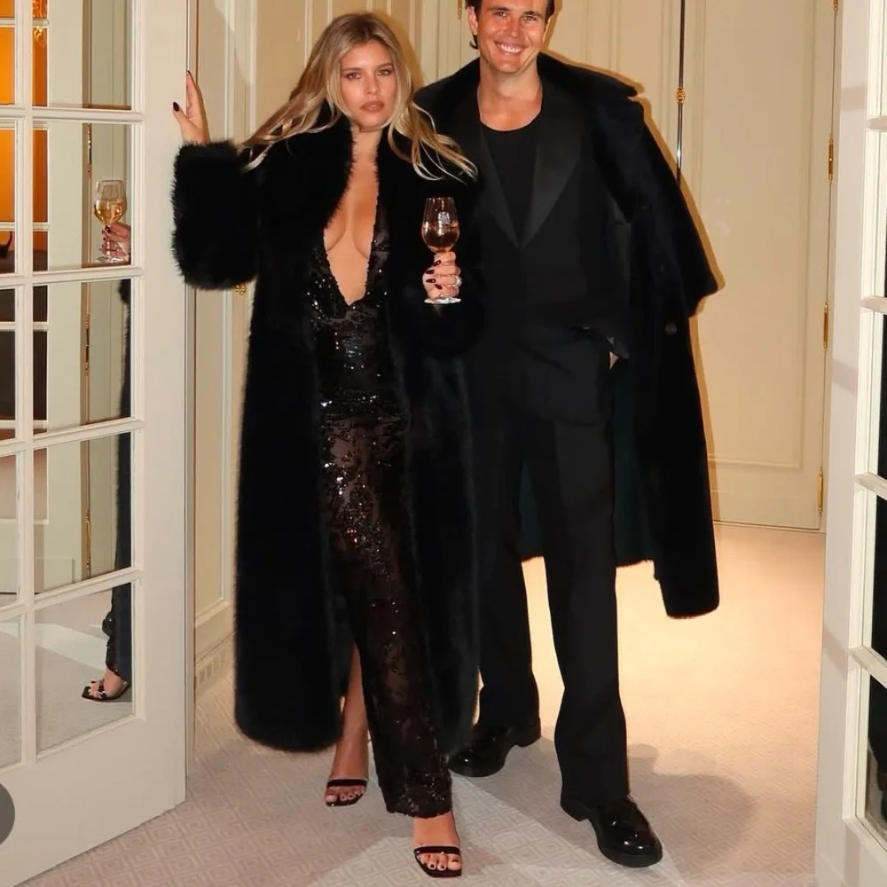 Victoria Beckham black sequin set - Picture 4 of 17